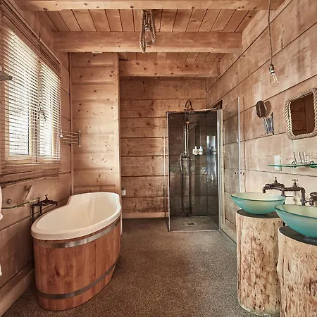 No Name Hotel&spa Отель Лапше-Нижне